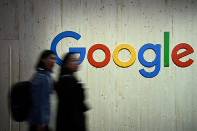 中国重拳出击！对美三大科技巨头启动调查！